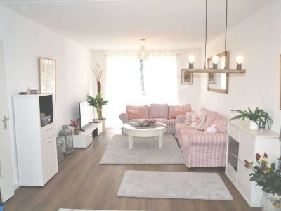 Attraktive möblierte 2,5-Zimmer-Wohnung mit Balkon in Niederrad -  Sofort bezugsfrei/vermietbar!