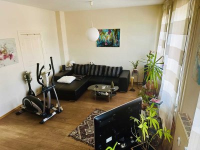 Helle 3-Zimmer Maisonette-Wohnung im 3. OG in Kiel-Südfriedhof