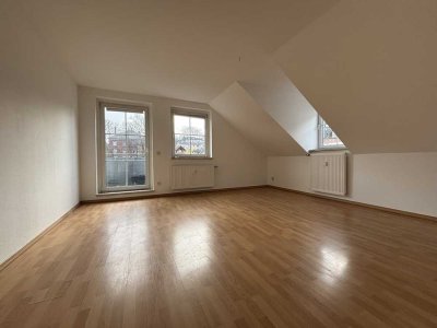 3 Zimmer Dachgeschosswohnung mit Balkon!