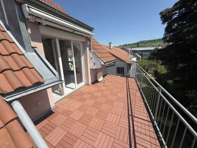 Geschmackvolle helle 2,5-Zimmer-Maisonette-Wohnung mit Sonnen-Balkon in Weil am Rhein