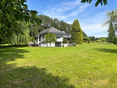 Alleinlage: Landhaus mit Stil und vielen Möglichkeiten