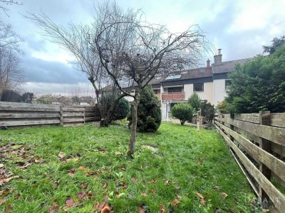 Gepflegtes Reihenmittelhaus mit Gartenbereich und Garage