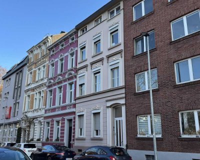 zentrales Mehrfamilienhaus in ruhiger Lage