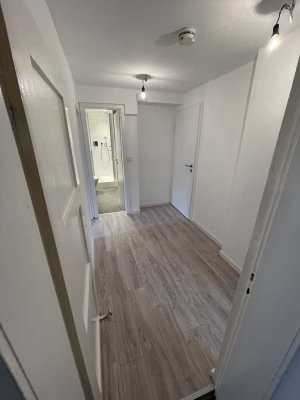 Sanierte helle 3,5-Zimmer-Wohnung mit neuem Bad in Weilrod-Riedelbach