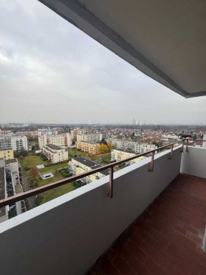 Traumhafte 3 Zimmer Wohnung mit unverbaubarem Panorama - Blick bis in den Schwarzwald