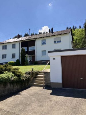 Doppelhaushälfte mit viel Potential und großem Garten