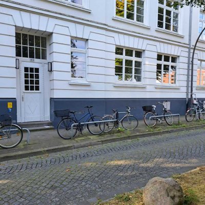 Helle, sanierte Altbauwohnung in Hamburg-Ottensen