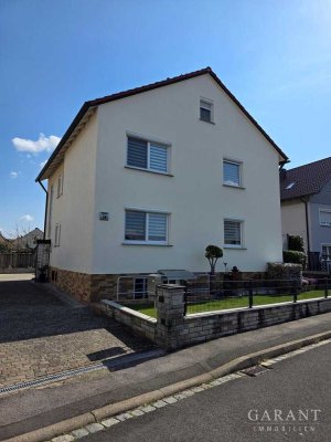 Ihre Wunschimmobilie - Sonnig gelegenes, attraktives Zweifamilienhaus in beliebter Wohnlage