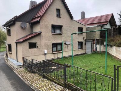 Schönes Einfamilienhaus mit ELW / Garagen in Döbeln / OT Beicha - die ELW ist frei