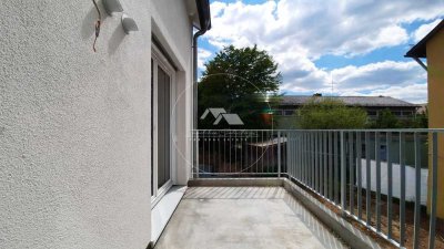 barrierefreie Balkonwohnung mit top Ausstattung, Küche, Aufzug und Tiefgaragen-Stellplatz