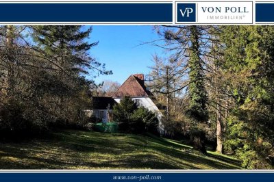 Villa mit Atelierräumen auf besonderem Grundstück, jeweils mit Potential