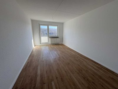 Zentral gelegene Vier-Raum-Wohnung mit Balkon