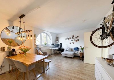 Gemütliche 2-Zimmer-Wohnung in Endetage über den Dächern von Altona-Altstadt in Hamburg