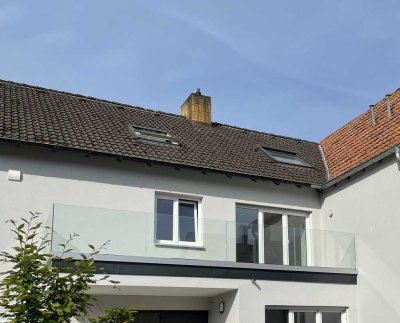 sanierte Wohnung mit Balkon: attraktive 2,5 Zimmer-Wohnung in Annweiler am Trifels
