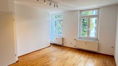 schöne helle 2Zimmer, Küche Diele, Bad Wohnungen in saniertem Altbau
