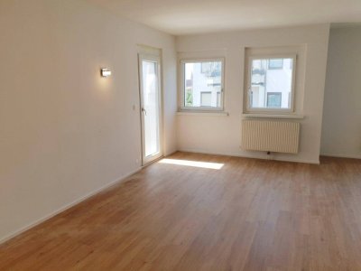 Neu sanierte Wohnung mit edler Küche - nähe Neufelder See!