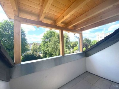 FÜR KURZENTSCHLOSSENE - DACHIDYLLE MIT LOGGIA