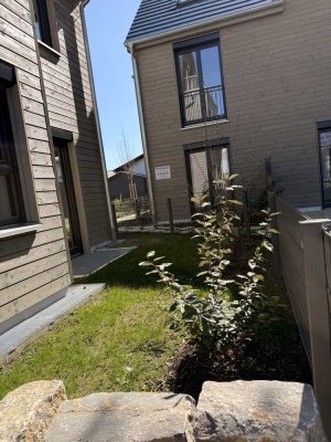 Sonnige 2 Zimmerwohnung mit Terrasse und Garten ab sofort zu vermieten