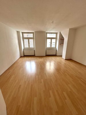 Lichtdurchflutete Altstadt-Wohnung