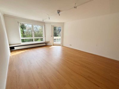 Von Privat: Helle 3-Zimmer Wohnung mit zwei Balkonen in Köln-Lövenich