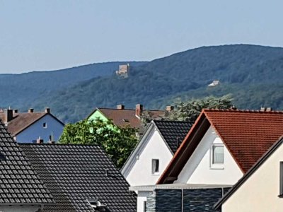 4-Zimmer-Erdgeschosswohnung mit Terrasse, gehobene Ausstattung in Neustadt