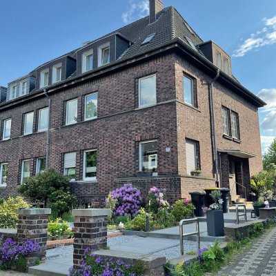 Gepflegte 4-Zimmer-Wohnung KDB mit Balkon im 1. OG in Bottrop-Süd-West