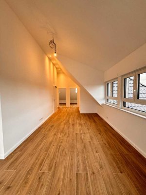 Attraktives Wohnen: 4-Zimmer-Penthouse mit viel Tageslicht