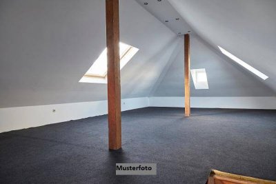 2-Zimmer-Wohnung etwa 300 vom Hauptplatz entfernt