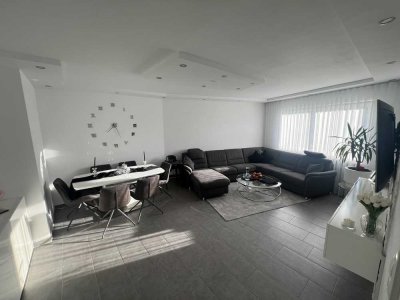 Geschmackvolle 3-Zimmer-Wohnung mit Einbauküche  in Augsburg-Oberhausen/Bärenwirt