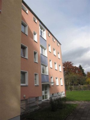 Modern renovierte 3 Zimmerwohnung mit Balkon sucht Sie!