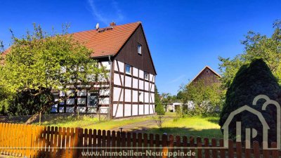 Fachwerkidylle auf 3.000 m² – Haus mit Nebengebäuden in sehr gepflegtem Zustand in Rägelin