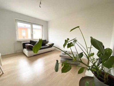 * ab 01.02. bezugsfertig *  wir sanieren für Sie * 2 Zi, Balkon