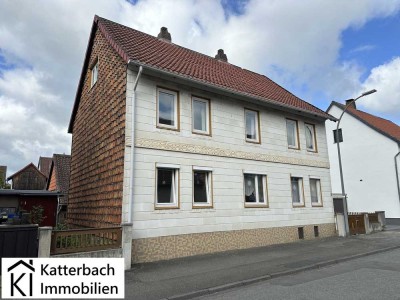 Solides Ein- bis Zweifamilienhaus mit Doppelgarage in Langelsheim