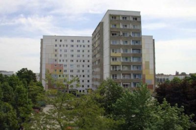 Geräumige 4-Raum-Wohnung im Stadtzentrum mit Balkon