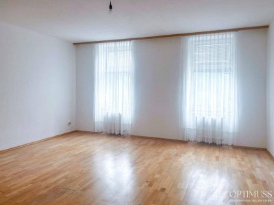 Charmante renovierungsbedürftige 3 Zimmer Wohnung mit dem Autostellplatz im Hof in attraktiver Lage des 10. Bezirk Wien!