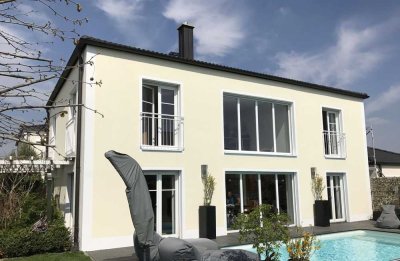 Exklusives Einfamilienhaus mit Swimmingpool & PV-Anlage in ruhiger Lage von Ingolstadt