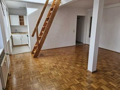 Charmante-2-Zimmer Maisonettewohnung in Frankfurt am Main
