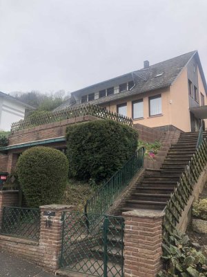 Ein- bis Zweifamilienhaus mit wunderschönem Ausblick auf Bad Orb in toller Lage