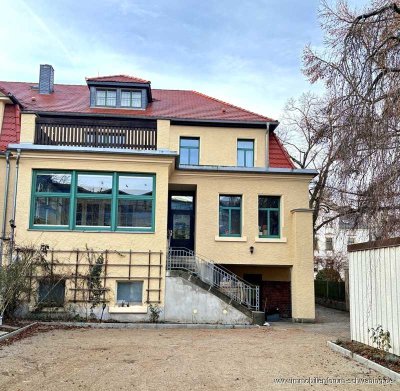 Vielseitiges Anwesen in Freiberg: Herrschaftliche Villa für Geschäft und Privatleben