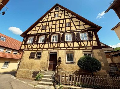 Fachwerkhaus mit Scheune im Märchenviertel von Weinstadt