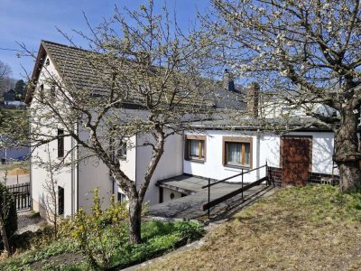 Handwerker gesucht - Einfamilienhaus mit Einliegerwohnung zu verkaufen!