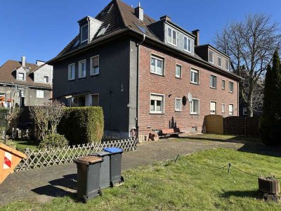 Dreifamilienhaus mit freier EG-Wohnung, Eigennutzung oder Vermietung, 611 qm Grundstück, 277 qm WFL