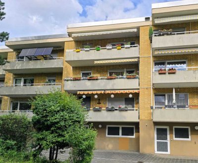 RUHIGE BEVORZUGTE LAGE! solide 3 ZKB, Essplatz, großer Balkon, Stellplatz (Hochparterre)