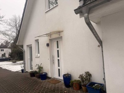 Modernes 3,5-Zi. familienfreundliches Haus (BJ 2016) in Eidelstedt