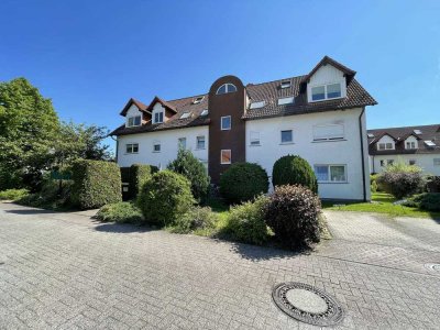 Geräumige 3-RWG im 1.OG mit Laminat, Tageslichtbad mit Wanne, Balkon & Stellplatz in ruhiger Lage!