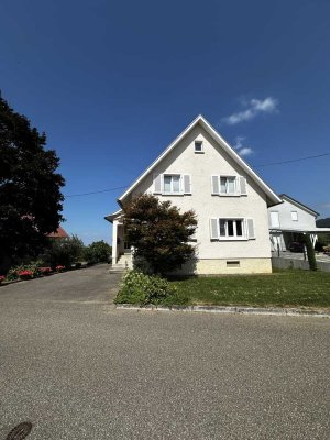 Preiswertes 6-Raum-Mehrfamilienhaus mit EBK in Bühl-Eisental