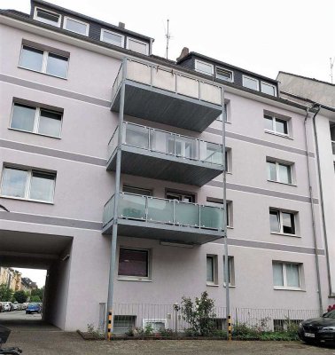NIPPES BESTE LAGE!  SELBSTBEZUG ODER KAPITALANLAGE:  SCHÖNE 1-ZIMMER WOHNUNG MIT SEPARATER KÜCHE!