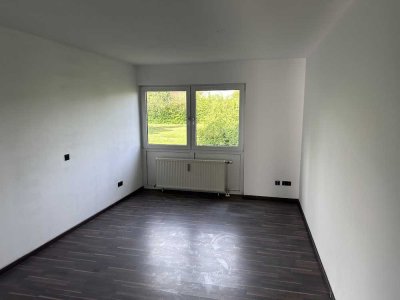 Modernisierte 2-Zimmer-Wohnung mit Balkon am Hageberg