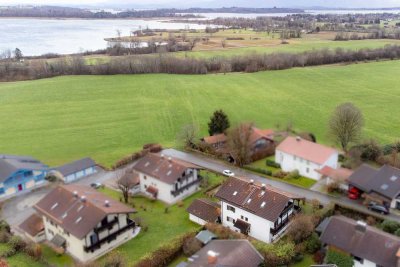 Blick auf Chiemsee und die Kampenwand -teilmöbliert - 5 Minuten zum See!