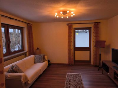 Helle 2,5-Zimmer Erdgeschosswohnung mit Garten in Coburg-Neuses